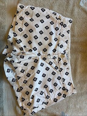 Old Navy White Shorts with Black Geometric Diamond Print